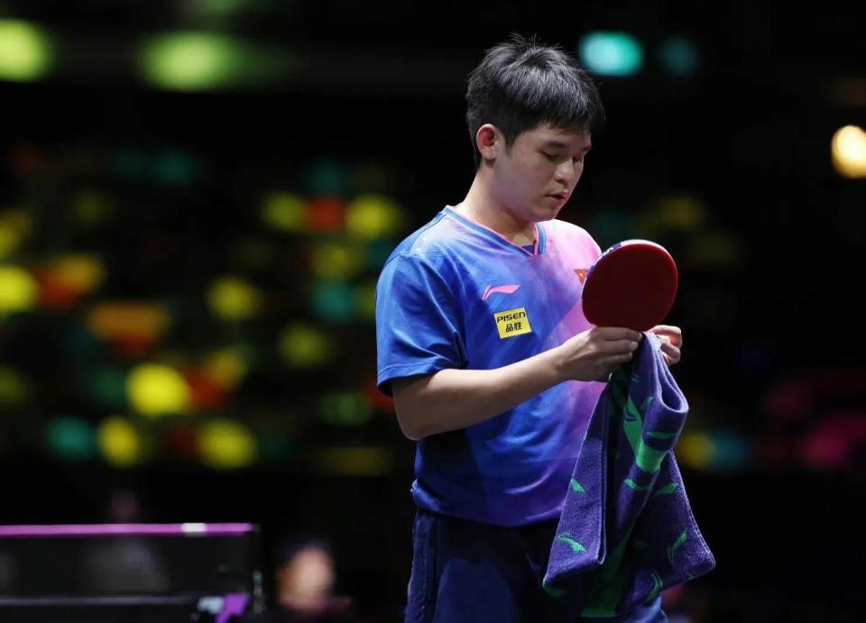 不少球迷在 不少球迷在